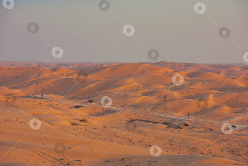 Скачать Пустынные дюны в Ливе, Объединенные Арабские Эмираты фотосток Ozero