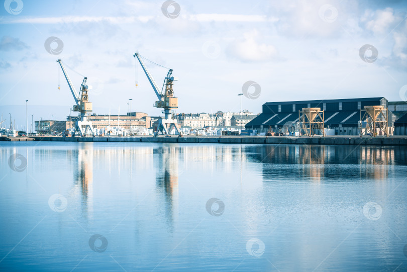 Скачать Вид на морской порт Сен-Мало, Франция фотосток Ozero