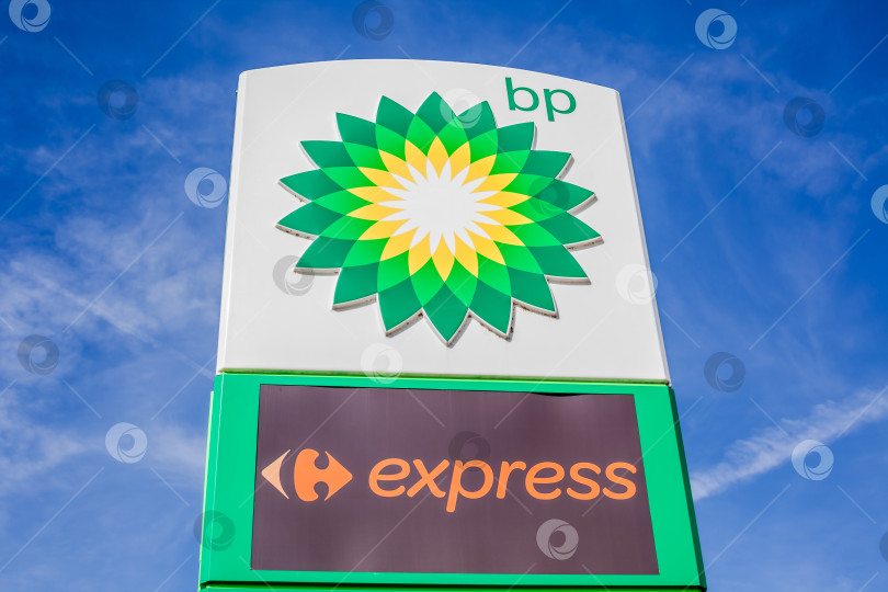 Скачать Логотип BP на своей заправочной станции фотосток Ozero