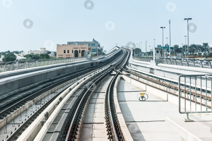 Скачать вид на подземную дорогу в центре Дубая фотосток Ozero
