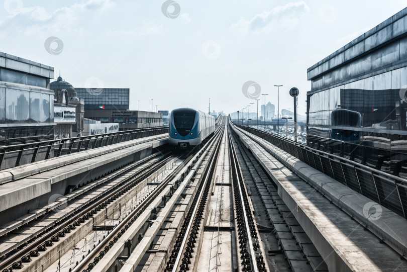Скачать вид на подземную дорогу в центре Дубая фотосток Ozero