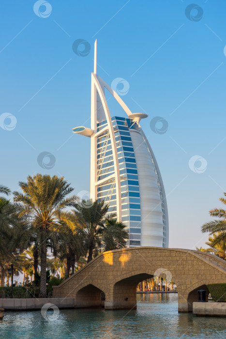 Скачать Здание отеля Burj Al Arab, Дубай фотосток Ozero