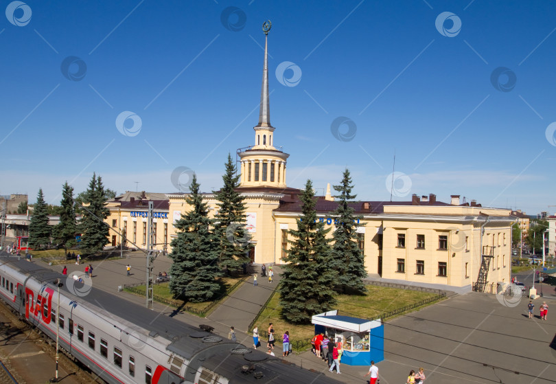 Скачать Железнодорожный вокзал в городе Петрозаводске фотосток Ozero