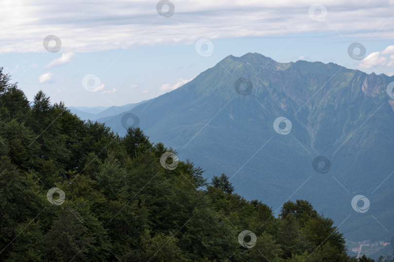 Скачать Горный пейзаж предгорий Сочи фотосток Ozero