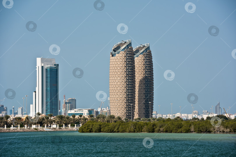 Скачать Вид на башни Аль-Бар в Абу-Даби фотосток Ozero