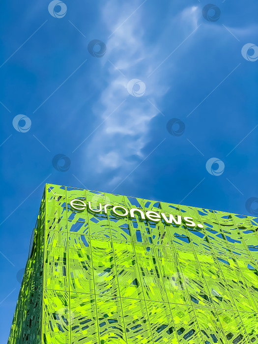 Скачать Логотип европейской телевизионной сети Euronews фотосток Ozero