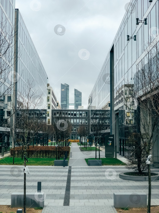Скачать Офисные здания бизнес-парка в Мюнхене, Германия фотосток Ozero