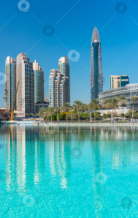 Скачать Вид на центр Дубая из торгового центра Dubai Mall фотосток Ozero
