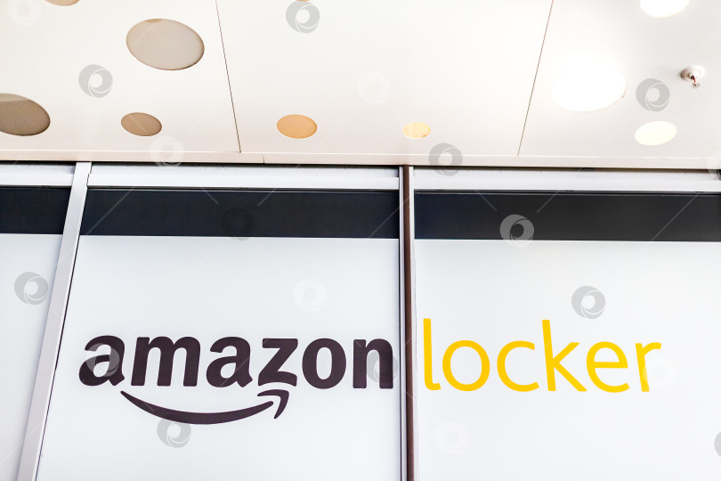 Скачать Логотип Amazon Locker в торговом центре фотосток Ozero
