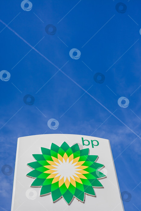 Скачать Логотип BP на своей заправочной станции фотосток Ozero