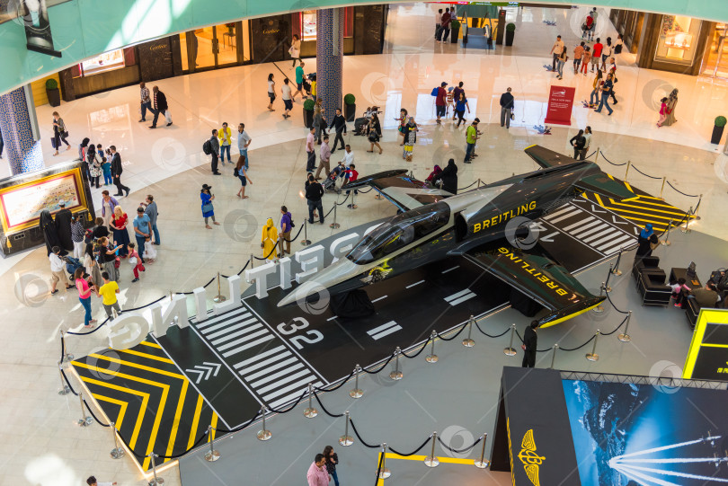 Скачать Самолет в торговом центре Dubai Mall фотосток Ozero