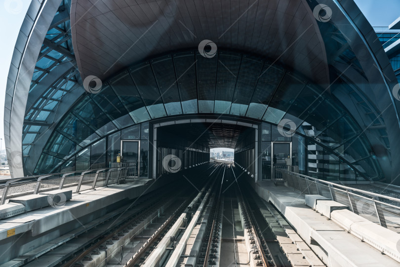 Скачать вид на подземную дорогу в центре Дубая фотосток Ozero