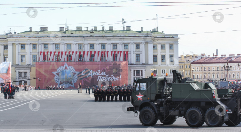 Скачать Военная машина и войска перед парадом. фотосток Ozero