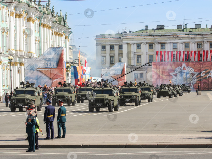 Скачать Дивизион легкой бронетехники. фотосток Ozero