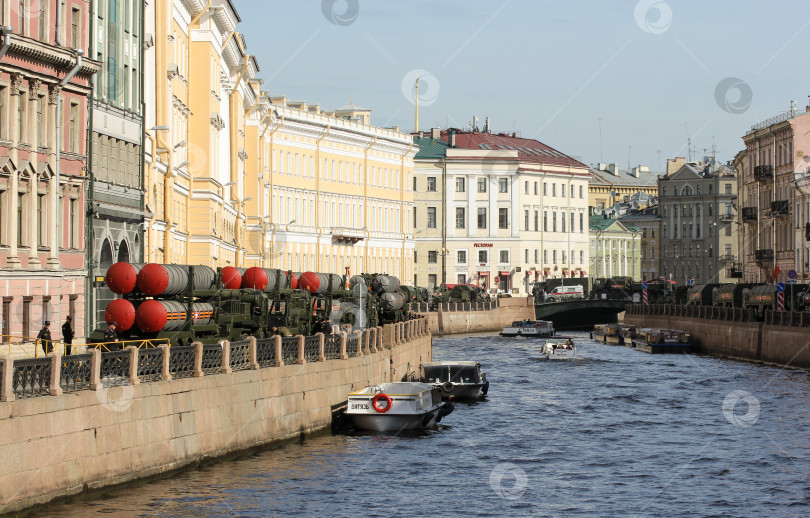 Скачать Наб. Грибоедова перед парадом 9 мая. фотосток Ozero