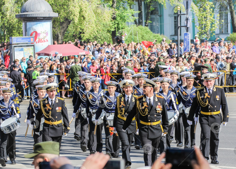 Скачать Дивизион военных барабанщиков на марше. фотосток Ozero