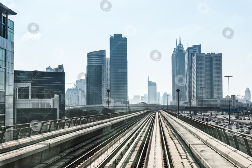 Скачать вид на подземную дорогу в центре Дубая фотосток Ozero