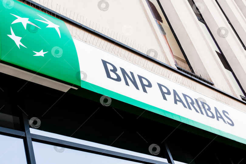 Скачать Фирменный логотип BNP Paribas S.A. в Белостоке, Польша фотосток Ozero