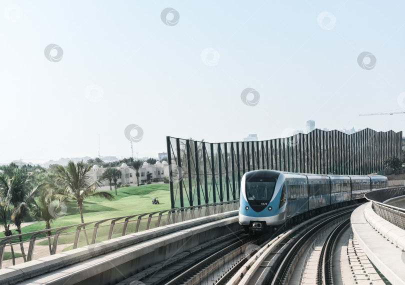 Скачать вид на подземную дорогу в центре Дубая фотосток Ozero