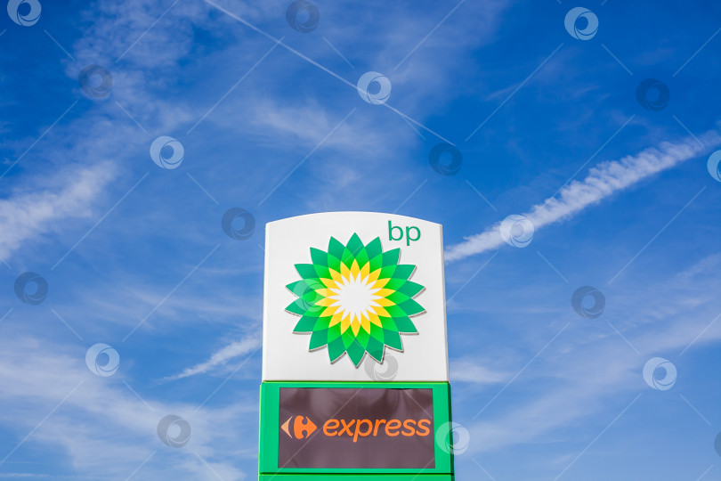 Скачать Логотип BP на своей заправочной станции фотосток Ozero