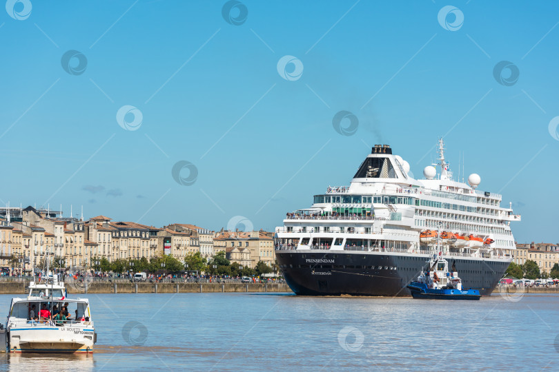 Скачать Знаменитый голландский круизный лайнер Prinsendam в Бордо, Франция фотосток Ozero