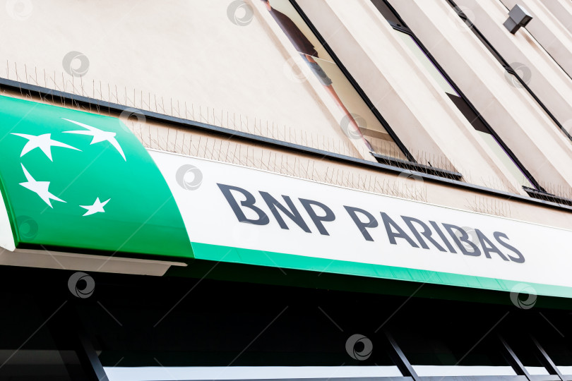 Скачать Фирменный логотип BNP Paribas S.A. в Белостоке, Польша фотосток Ozero