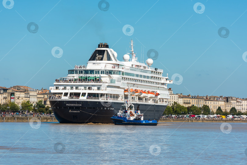 Скачать Знаменитый голландский круизный лайнер Prinsendam в Бордо, Франция фотосток Ozero