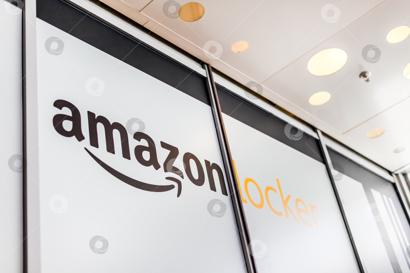 Скачать Логотип Amazon Locker в торговом центре фотосток Ozero