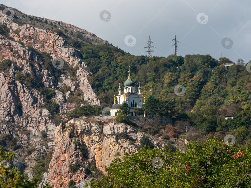 Скачать Церковь на скалах. Крымский полуостров. фотосток Ozero