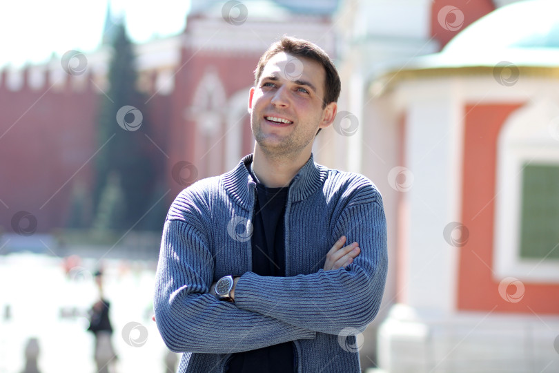 Скачать Красивое лицо молодого человека фотосток Ozero