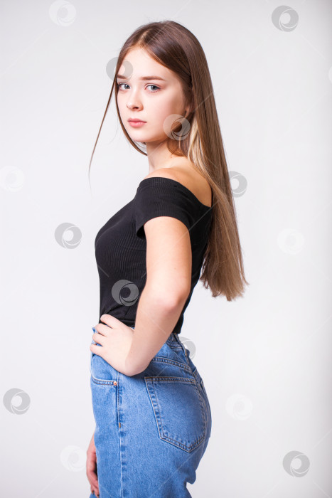 Скачать Портрет молодой красивой женщины крупным планом фотосток Ozero