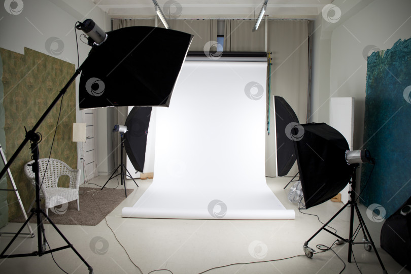 Скачать Фотостудия со световым оборудованием фотосток Ozero