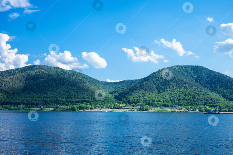 Скачать Русло реки Волга, Мастрюковские озера, Россия, Самара. Лето на природе фотосток Ozero