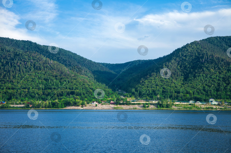 Скачать Русло реки Волга, Мастрюковские озера, Россия, Самара. Лето на природе фотосток Ozero