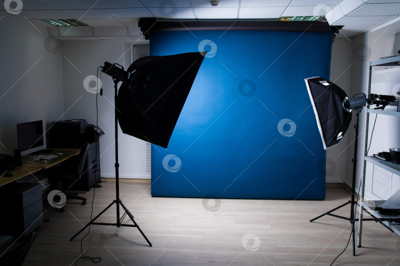 Скачать Установка фотостудии со световым оборудованием фотосток Ozero