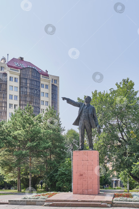 Скачать Скульптура Ленина - первый памятник Ленину в Новосибирске, Россия. фотосток Ozero