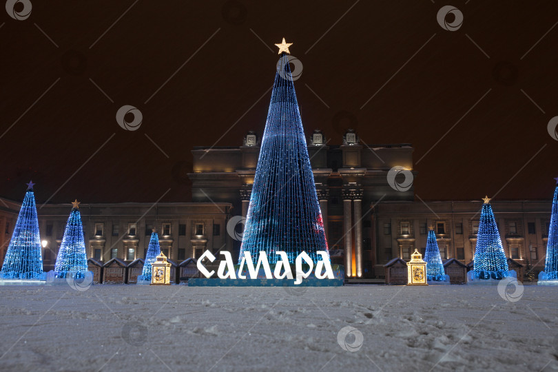 Скачать РОССИЯ, САМАРА, 20 января 2019 года, Рождественская елка на площади на фотосток Ozero