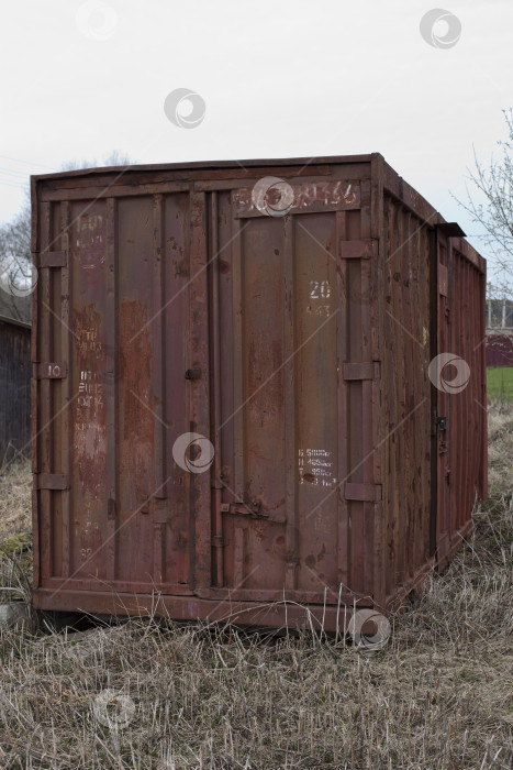 Скачать Один старый ржавый контейнер фотосток Ozero