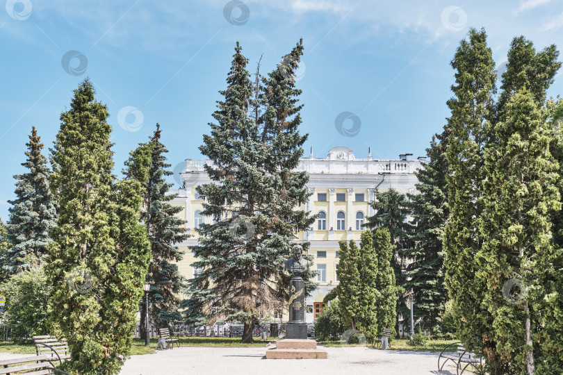 Скачать Сквер Лобачевского. Памятник Лобачевскому, Казань, Россия фотосток Ozero