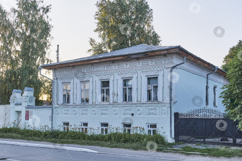 Скачать Жилой дом 19 века в историческом центре Елабуги, Россия фотосток Ozero