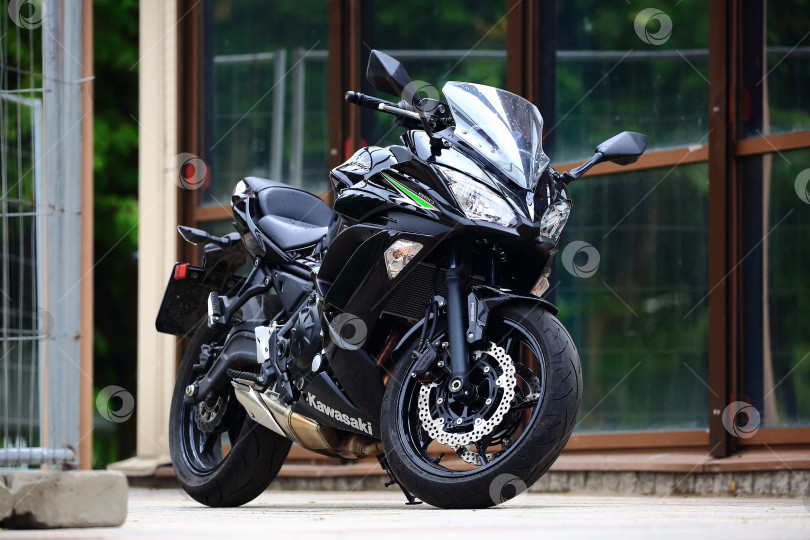 Скачать Спортивный мотоцикл Kawasaki Ninja 650 фотосток Ozero