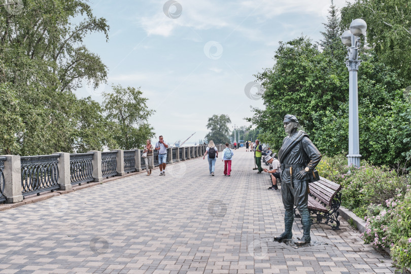 Скачать Жанровая скульптура "Товарищ Сухов", памятник главному герою фильма "Белое солнце пустыни", Самара,Россия фотосток Ozero