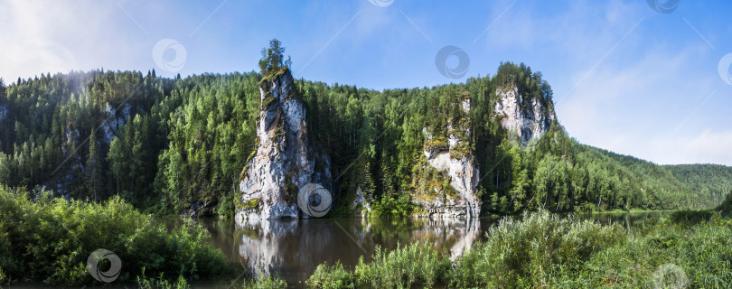 Скачать Камень "Столбы". Река Чусовая. Панорама фотосток Ozero