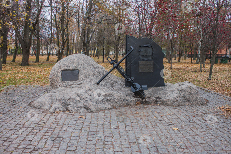 Скачать Памятник героям морякам Цусимского сражения в Кронштадте. фотосток Ozero