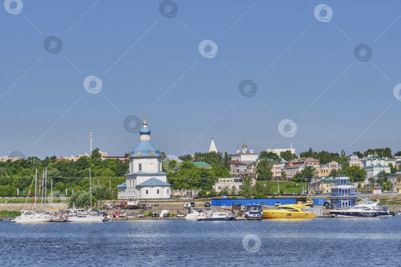 Скачать Церковь Успения Пресвятой Богородицы, Чебоксары, Россия. Один из символов города. фотосток Ozero