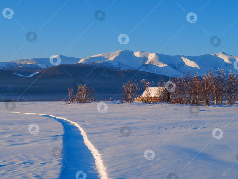 Скачать Зимовье на Байкале. фотосток Ozero