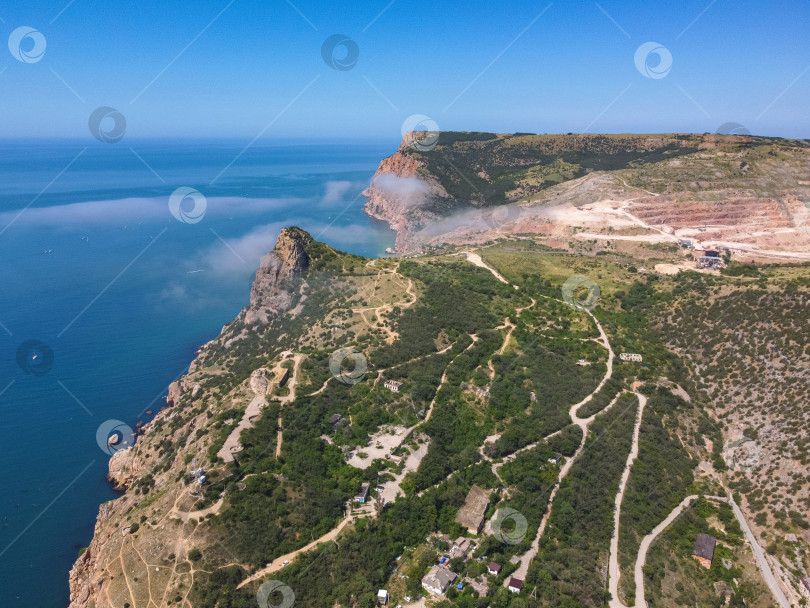 Скачать Горный хребет со снегом и льдом на вершинах фотосток Ozero