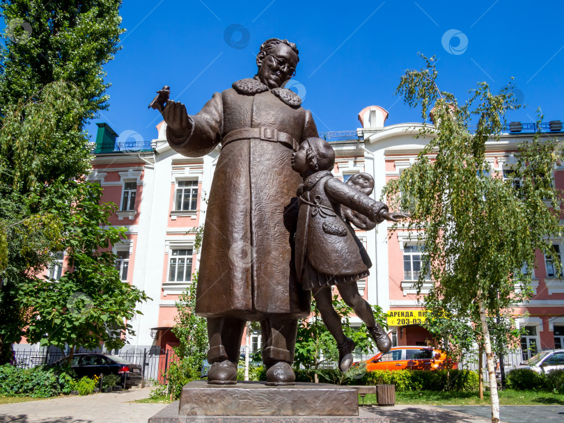 Скачать Памятник поэту Маршаку в городе Воронеже фотосток Ozero