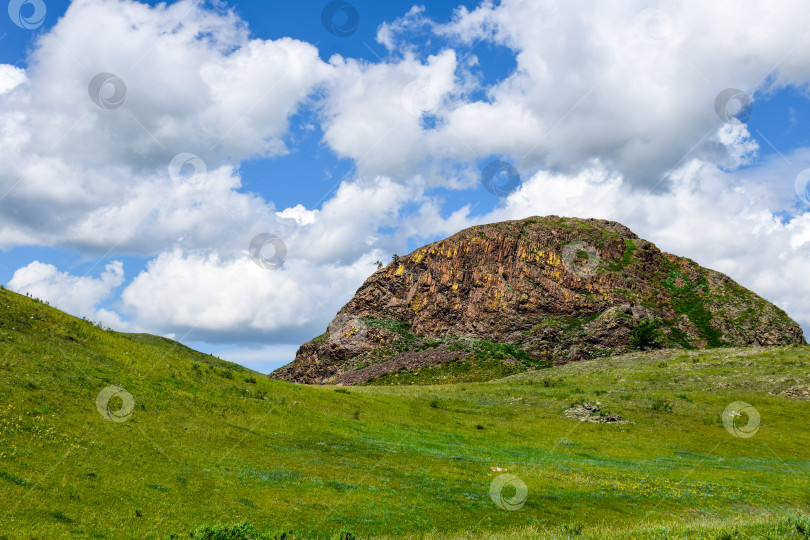 Скачать Окрестности палеовулкана фотосток Ozero