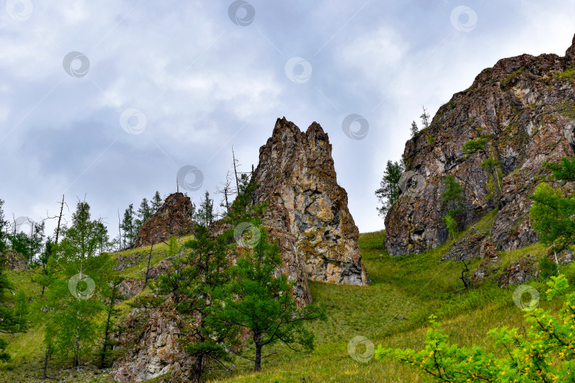 Скачать Древние горы Хакасии фотосток Ozero